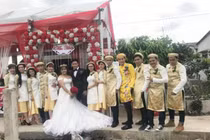 “Hot boy trà sữa” Tấn Lợi cưới ở quê, rước dâu bằng xe sang