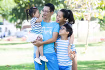 Khoảnh khắc đẹp long lanh của gia đình ca sĩ Hoàng Bách