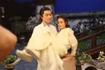 Sự thật chết cười những cảnh bế người đẹp trong phim 