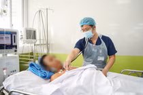 Chàng trai phải lọc thận cấp do vận động nặng 