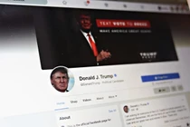 Mượn tài khoản con dâu đăng video, ông Trump bị Facebook cấm lần 2