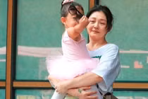 Từ Hy Viên bị động kinh, nhập viện trong tình trạng ngất xỉu