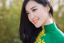 Á hậu Huyền My đẹp thiên thần với áo dài Xuân