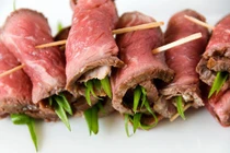 Nguy hại khó lường từ món ăn tái sống