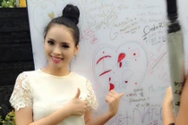 Hình ảnh gây "choáng" của Lại Hương Thảo tại Miss World