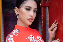 Hoa hậu Tiểu Vy diện áo dài đón Tết đẹp mê đắm