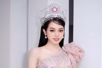 Hoa hậu Thanh Thủy thừa nhận “dao kéo” vòng 1, sửa mũi