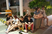 Vợ chồng Only C bồng con chạy khỏi chung cư Parc Spring bị cháy