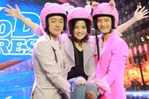 Triệu Vy được bế bổng trong buổi ra mắt "Khuấy đảo Hollywood"