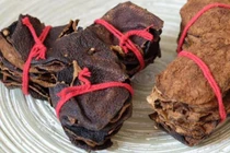 Vỏ quýt chôn đất 6 năm, 6 triệu/kg làm gia vị nấu Tết