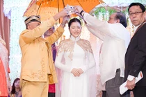 Lý Nhã Kỳ đẹp lộng lẫy trong lễ sắc phong công chúa