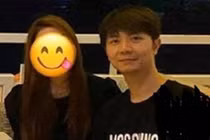 Hôn phu của Á hậu Thúy Vân lộ diện: U40 mà như trai đôi mươi