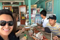 Ảnh hiếm Hoài Linh hội ngộ con trai ruột và gia đình tại Mỹ