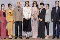 Ngọc Trinh bị lật tẩy nói dối chiều cao khi đứng cạnh Hương Giang