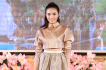 Hoa hậu Kỳ Duyên diễn thời trang tại Festival Huế