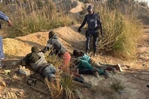 Cô gái 19 tuổi kể vụ 8 người mẫu bị cưỡng hiếp ở Nam Phi