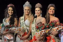 Cuộc thi Hoa hậu Trái đất từng dính scandal bán giải gần 100 tỷ