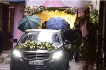 Ảnh hiếm hoi đám cưới bí mật của Á hậu Hoàng Anh 