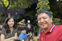 Khoảnh khắc hạnh phúc của Chí Trung và bạn gái kém 17 tuổi