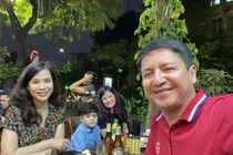 Khoảnh khắc hạnh phúc của Chí Trung và bạn gái kém 17 tuổi