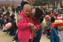 Nụ hôn của MC Kỳ Duyên đẹp nhất Vbiz ngày Valentine