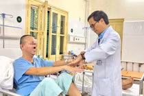 Bổ đôi tủy sống cắt bỏ khối u nguy hiểm, bác sĩ cảnh báo