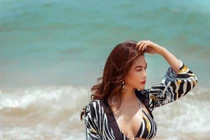 Trương Ngọc Ánh khoe body nóng bỏng ở tuổi 44