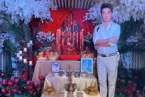 Đàm Vĩnh Hưng cúng Tổ nghề hoành tráng, cầu tỏa sáng thêm 10 năm 