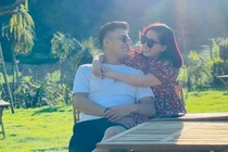 Hồng Đăng gửi lời tình tứ đến vợ kỷ niệm 19 năm yêu nhau