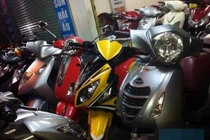 Hai lúa sắm xe máy tay ga 400 triệu: Đại gia Nhật ngả mũ