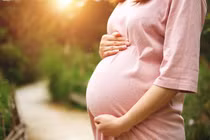 Phụ nữ suy buồng trứng làm thế nào để nhanh có thai?