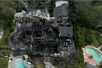 Nguyên nhân vụ cháy thiêu rụi biệt thự 170 tỷ của Cara Delevingne