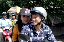 Thủy Tiên khóc khi Công Vinh từng bị người thân quay lưng