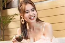 Ninh Dương Lan Ngọc khóc mãi không dừng khi lần đầu đóng cảnh nóng