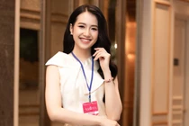 Thí sinh Hoa hậu Việt Nam nhịn ăn giữ eo ở vòng sơ khảo