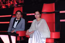 Lưu Hương Giang diện váy 20kg trong chung kết The Voice Kids