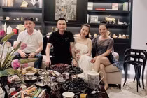 Khắc Việt vui vẻ khoe ảnh bên vợ sau ồn ào với Khắc Tiệp