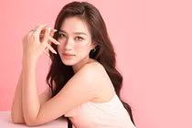 Hoa hậu Đỗ Thị Hà khoe chân dài 1m11 trong bộ ảnh mới