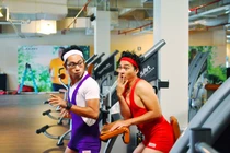 Cười vỡ bụng với hình ảnh “trai cong” của Khương Ngọc