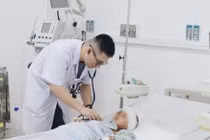 Cứu bệnh nhi bị chấn thương sọ não do tai nạn giao thông