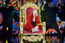 Từ vụ Chi Pu, Miu Lê: Trong showbiz, khen chê cũng cần nghệ thuật!