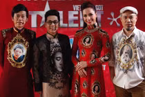 Ngắm quà độc của Hoài Linh tặng Thúy Hạnh, Thành Lộc