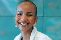 Nhan sắc cô gái đầu trọc lóc đăng quang Hoa hậu Nam Phi 2020