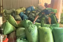 Vợ chồng phó viện trưởng kiểm sát huyện bị tố chiếm đoạt hàng chục tỷ đồng