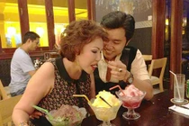 Hình ảnh “gai mắt” của Vũ Hoàng Việt và tình già U60