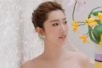 Thúy Ngân bị thương ở cổ, phải tạm dừng hoạt động