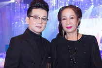 Vũ Hà 30 năm đưa tiền, đắp chăn, hôn vợ hơn 8 tuổi trước khi ngủ