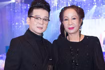 Vũ Hà 30 năm đưa tiền, đắp chăn, hôn vợ hơn 8 tuổi trước khi ngủ