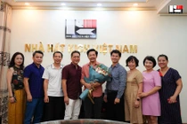 Xuân Bắc và đồng nghiệp chia tay NSND Trung Anh về nghỉ hưu