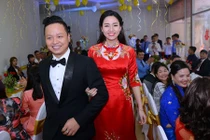 Trà My tươi như hoa bên chú rể trong lễ ăn hỏi